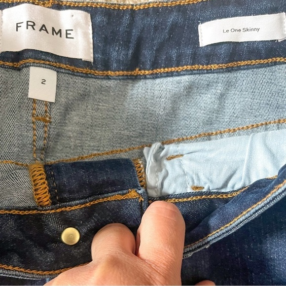 Frame Le One Skinny Mid Ride Jeans, Size 2 - Picture 14 of 15